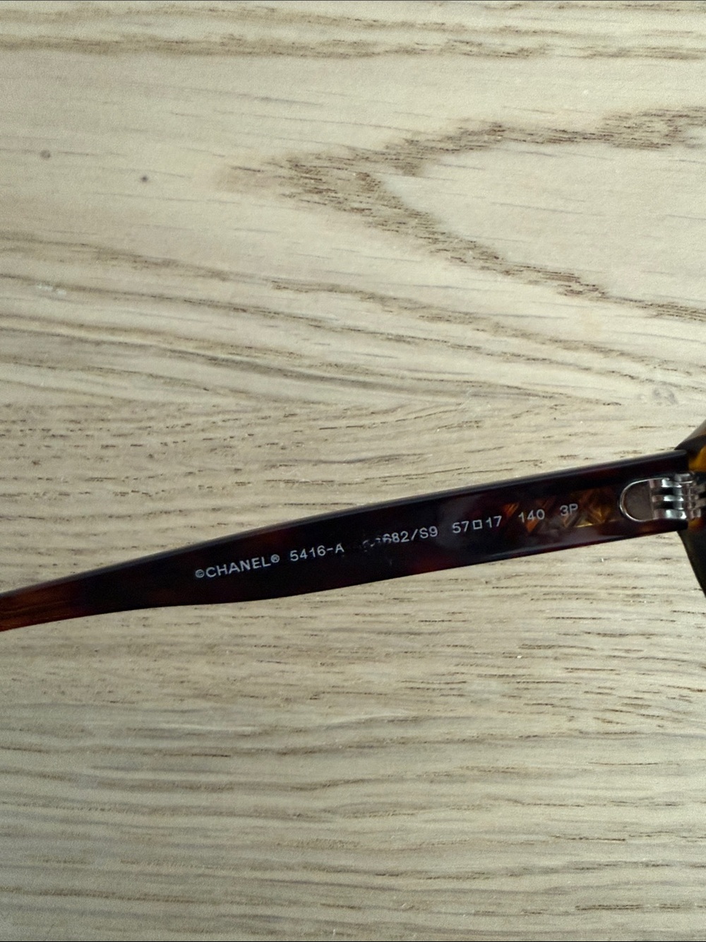 CHANEL Tortoiseshell and beige Cat-Eye Sunglasses 5416 A - Picture 3 of 5
